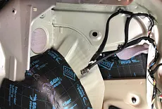 Lada Vesta SW Cross: Полная шумоизоляция салона