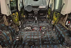 Tank 300: Полная шумоизоляция и замена аудиосистемы. 