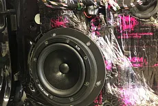 Модернизация акустической системы автомобиля VW Passat B8: причины, процесс и результаты работы