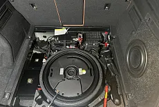 Создание акустической системы в автомобиле Audi Q5  с акцентом на качество звучания: выбор компонентов и результаты