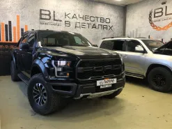 Профессиональная установка акустики на Ford F-150 Raptor: штатные места и максимум звука!