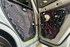 Porsche Cayenne: Шумоизоляция салона 