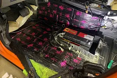 Шумоизоляция Volkswagen Touareg: улучшение акустического комфорта и повышение качества звука