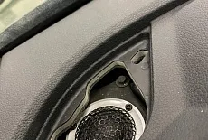 Создание акустической системы в автомобиле Audi Q5  с акцентом на качество звучания: выбор компонентов и результаты