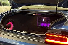 Dodge Challenger: Замена акустики в вместо штатного Alpine