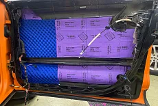 Шумоизоляция Volkswagen Touareg: улучшение акустического комфорта и повышение качества звука