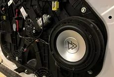 Kia sorento.Замена фронтальной акустики+сабвуфер