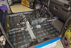 Лада Нива: Шумоизоляция, динамики, сигнализация. Без колхоза!