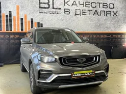 Geely atlas: По штатным местам, без сабвуфера, много баса.