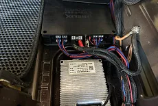 Модернизация аудиосистемы в Mercedes G500: многожанровая аудиосистема, яркая и с басом!