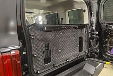 Tank 300: Полная шумоизоляция и замена аудиосистемы. 