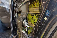 Tank 300: Полная шумоизоляция и замена аудиосистемы. 