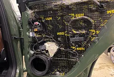 Шумоизоляция и улучшение акустических характеристик дверей Audi Q5: эффективное решение для идеального звука