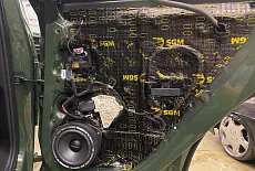 Создание акустической системы в автомобиле Audi Q5  с акцентом на качество звучания: выбор компонентов и результаты