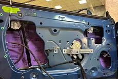 Dodge Challenger: Замена акустики в вместо штатного Alpine