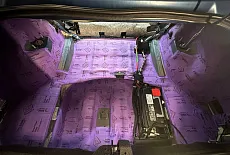 Dodge Challenger: Замена акустики в вместо штатного Alpine