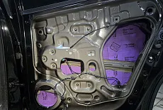 Почему в Geely Okavango плохо играет музыка и как улучшить звук: динамики 16,5 см и шумоизоляция дверей