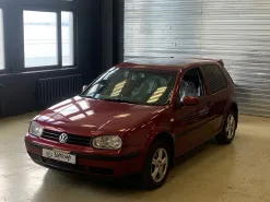 Установка аудиосистемы в автомобиль хэтчбек VW Golf 4 с использованием материалов SGM и компонентов Audison и Pride