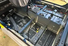 Dodge Challenger: Замена акустики в вместо штатного Alpine