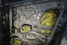 Почему в Geely Okavango плохо играет музыка и как улучшить звук: динамики 16,5 см и шумоизоляция дверей