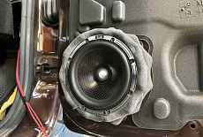 Модернизация аудиосистемы в Mercedes G500: многожанровая аудиосистема, яркая и с басом!