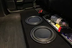 Профессиональная установка акустики на Ford F-150 Raptor: штатные места и максимум звука!