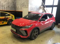 Geely coolray: Аудиосистема по штатным местам.